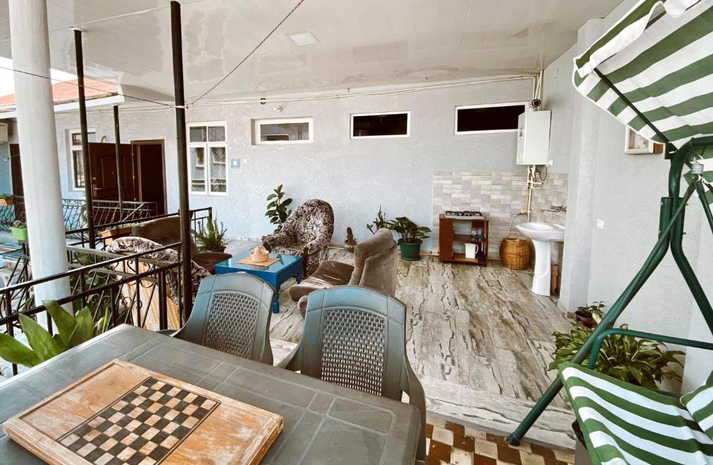 Eka Guest House room 6